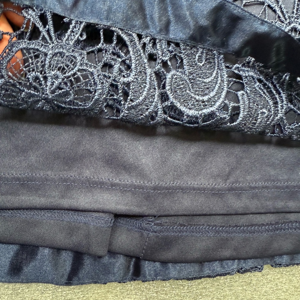 Forever 21 - Elegant Navy Lace Mini Skirt - Picture 3 of 8